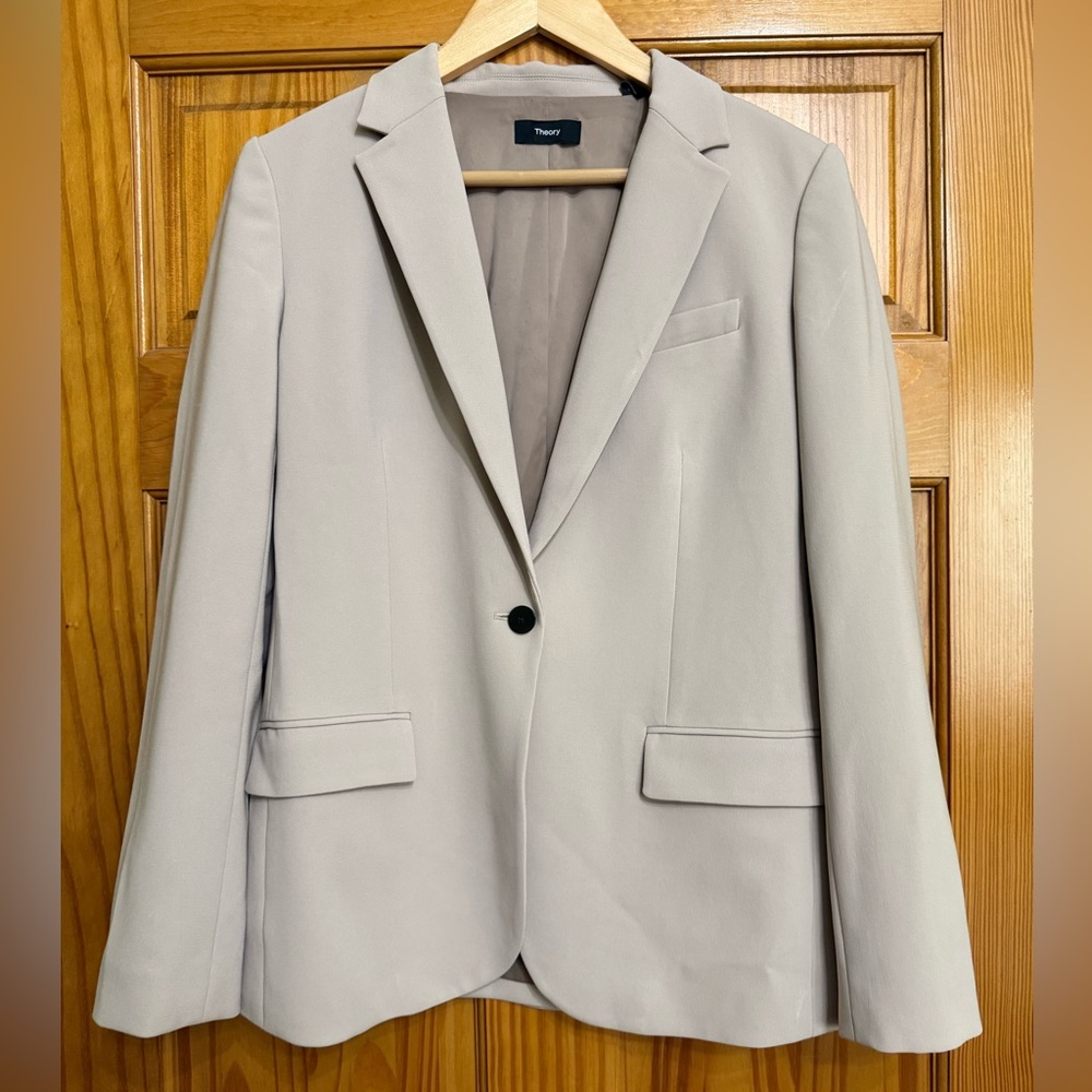 Theory women's Staple Blazer Regent Crepe size 6 in neutral beige tan